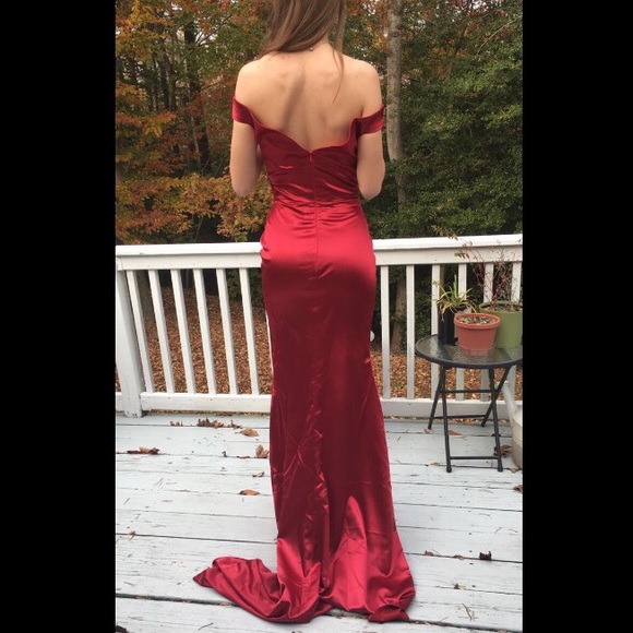 Red Off Shoulder Prom dress - Picture 2 of 3